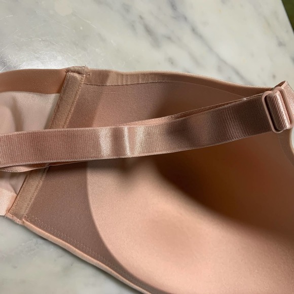 Vanity Fair Nearly Invisible Full Coverage Wirefree Bra 36DD pink 72200 - Picture 7 of 9